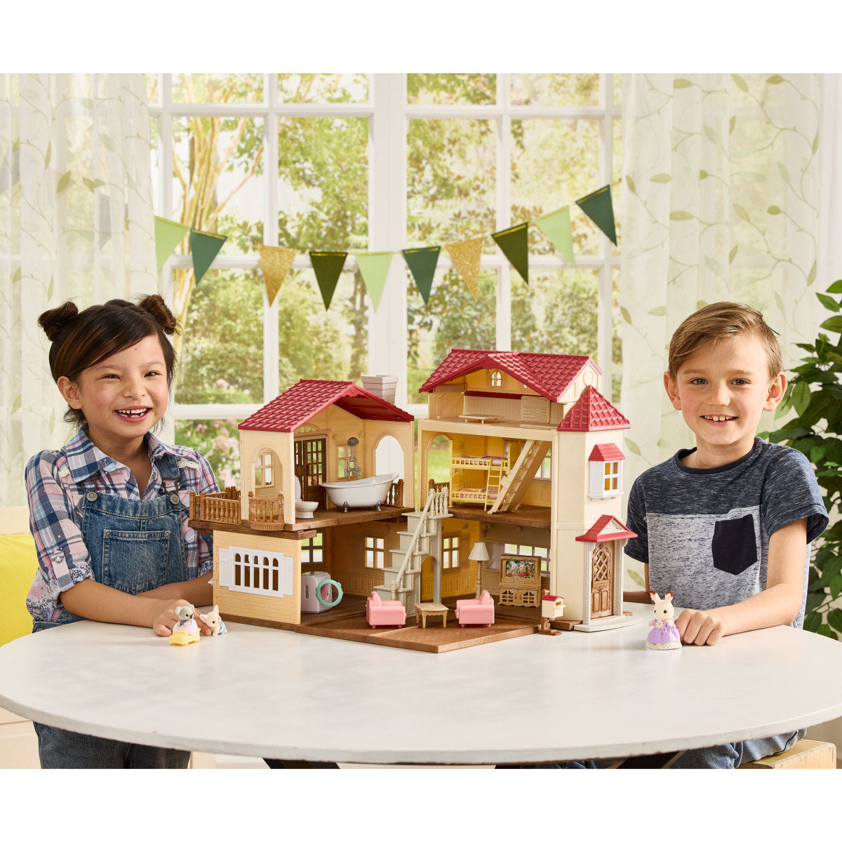 Calico Critters Red Roof Country Home Gift Set