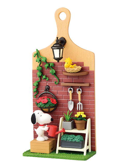 Re-ment Peanuts Snoopy Miniature Board Blind Box