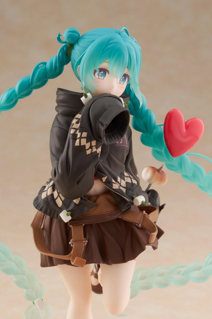 Hatsune Miku Figure - Fashion (Outdoor Ver.)
