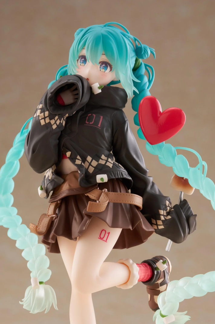 Hatsune Miku Figure - Fashion (Outdoor Ver.)
